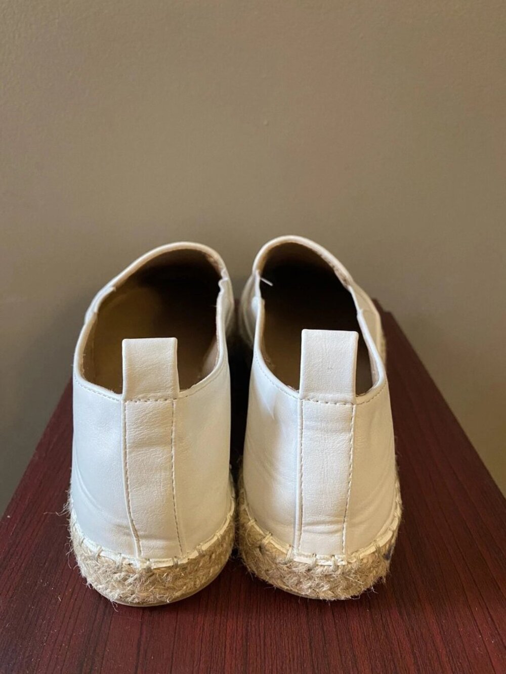 Charlotte Russe Espadrille Slip On Flats/ Shoes Rocky White Faux Leather Size 8 - Picture 5 of 5